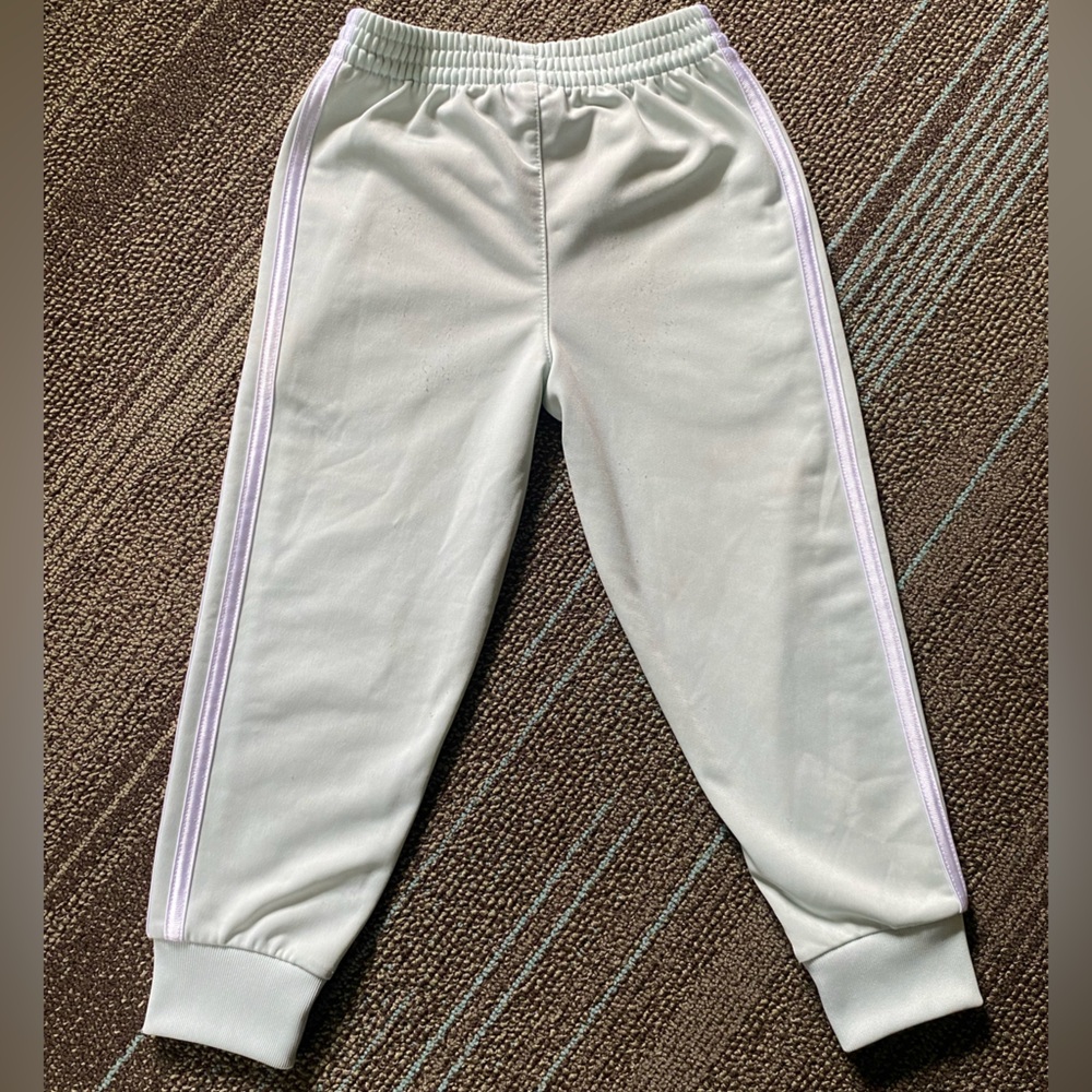 Adidas - Picture 2 of 9